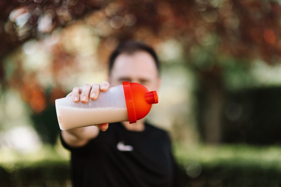 The Best Protein Supplement for Sarcopenia Prevention: Collagen, Whey, or Plant-Based for Men Over 50